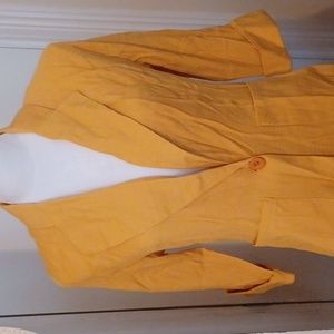 SOPHISTICATED BLAZER IN MUSTARD YELLOW FALL COLOR